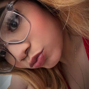 Meet your Posher, Adriana